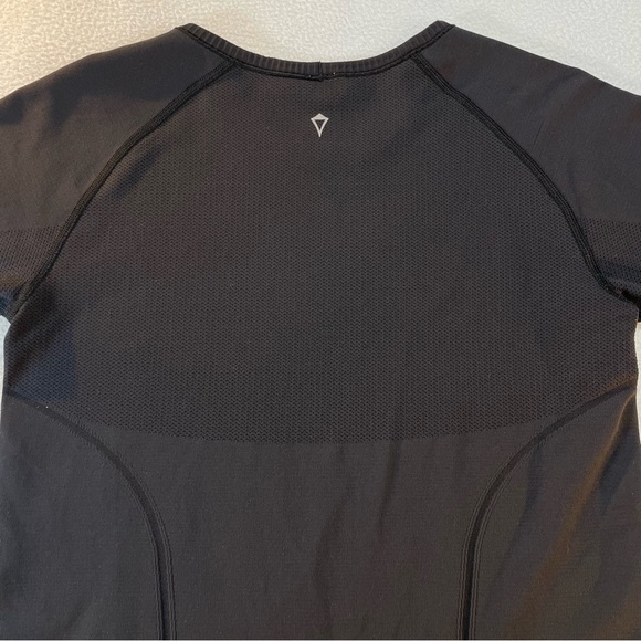 Ivivva Girls Fly Tech Short Sleeve T Shirt Size 14 by Lululemon - Picture 6 of 11